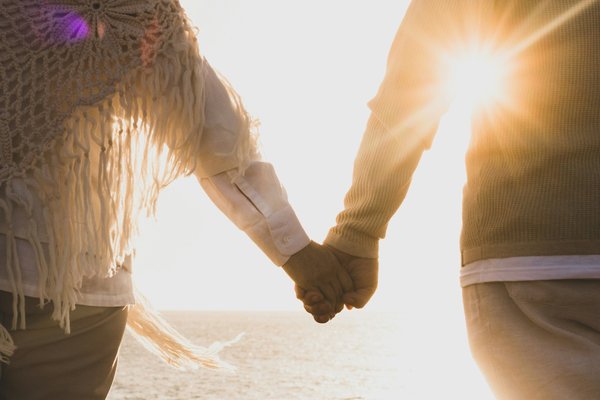 Organiser le jeu des 12 mois de mariage : guide pratique et amusant